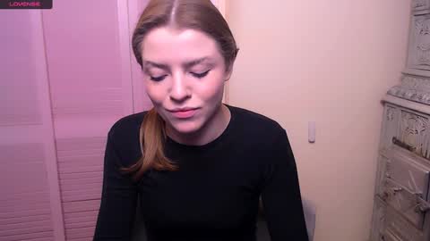 Snapshot of missoliviaa_ chatting on 12/22/24, 07:44 Olivia online show from 12/22/24, 07:44