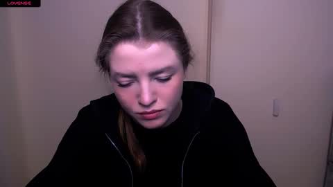 Snapshot of missoliviaa_ chatting on 02/22/25, 09:01 Olivia online show from 02/22/25, 09:01