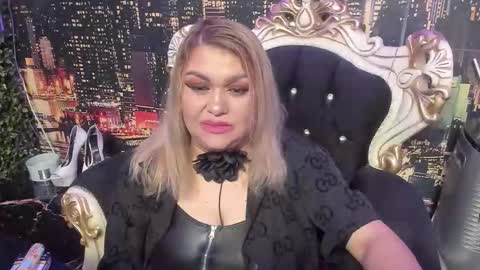 QueenT online show from 11/02/25, 11:29