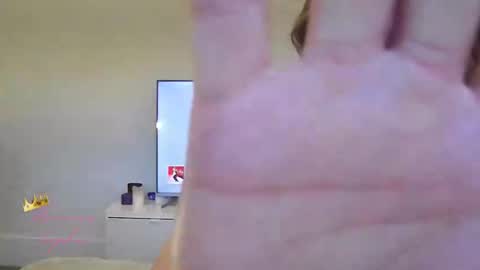 Snapshot of misssophie2004 chatting on 09/15/25, 06:35 online show from 09/15/25, 06:35
