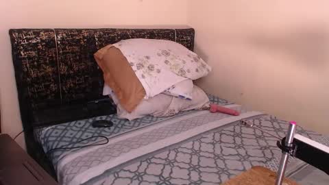 missthighsohmy online show from 10/18/25, 08:48