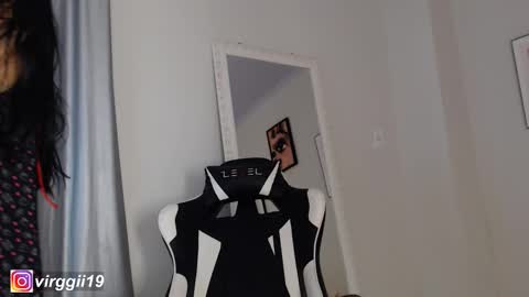 Snapshot of missvirggii chatting on 11/06/25, 10:43 missvirggii online show from 11/06/25, 10:43