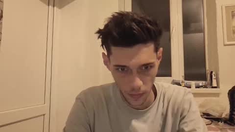 MisteriosoXragazzoX online show from 11/18/25, 03:49