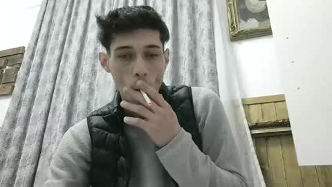 MisteriosoXragazzoX online show from 11/23/25, 05:40