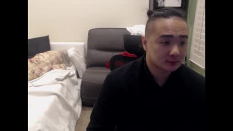 Snapshot of misterlionking chatting on 11/17/25, 03:45 Eric online show from 11/17/25, 03:45