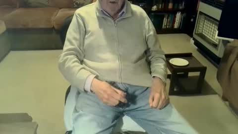 Snapshot of mistersilver66 chatting on 09/16/25, 09:05 mistersilver66 online show from 09/16/25, 09:05