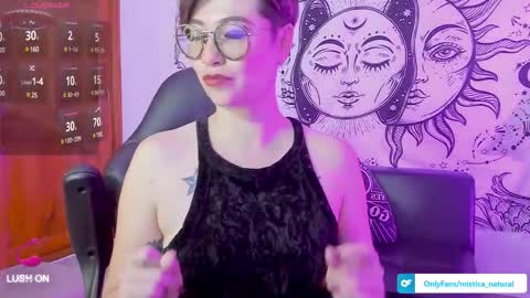 Snapshot of mistica_natural1 chatting on 01/28/25, 12:57 Mistica Natural online show from 01/28/25, 12:57
