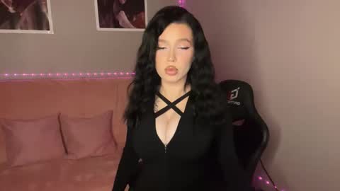 Mia online show from 10/10/25, 07:57