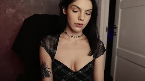 Snapshot of mistress_rochelle chatting on 02/15/25, 06:01 Miss Rochelle online show from 02/15/25, 06:01
