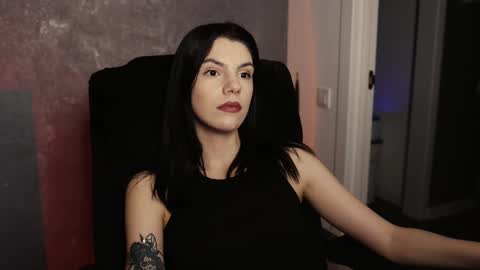 Snapshot of mistress_rochelle chatting on 02/25/25, 07:03 Miss Rochelle online show from 02/25/25, 07:03