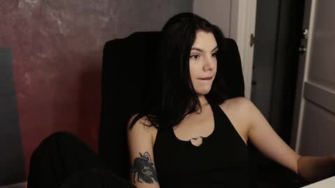 Snapshot of mistress_rochelle chatting on 03/01/25, 10:42 Miss Rochelle online show from 03/01/25, 10:42