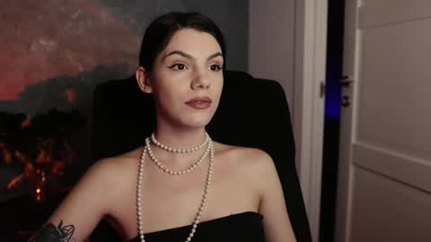 Snapshot of mistress_rochelle chatting on 03/04/25, 10:16 Miss Rochelle online show from 03/04/25, 10:16