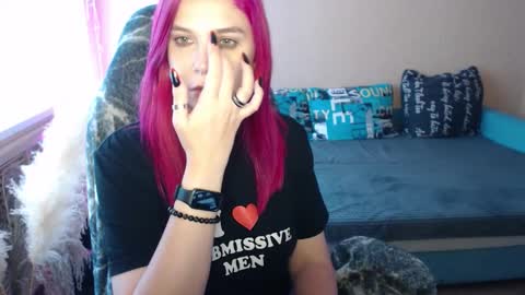 Snapshot of mistressbailey_x chatting on 11/15/25, 09:06 Miss Bailey online show from 11/15/25, 09:06