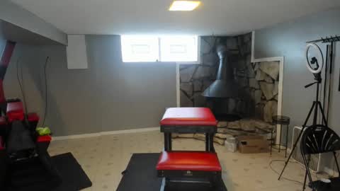 Snapshot of mistressc365 chatting on 01/03/25, 04:37 Mistress C and bitch boy online show from 01/03/25, 04:37