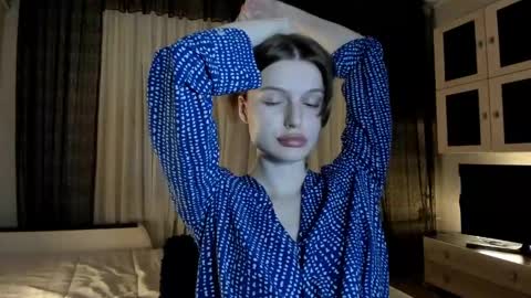Snapshot of mistresselizy chatting on 01/04/25, 07:02 mistresselizy online show from 01/04/25, 07:02