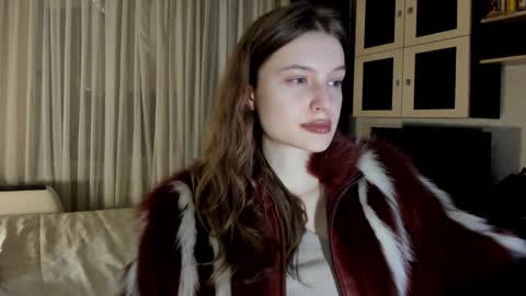 Snapshot of mistresselizy chatting on 01/06/25, 07:35 mistresselizy online show from 01/06/25, 07:35