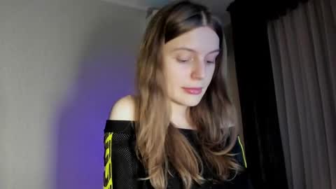 Snapshot of mistresselizy chatting on 02/19/25, 04:00 mistresselizy online show from 02/19/25, 04:00