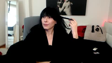 Snapshot of mistressevelyn_ chatting on 01/16/25, 06:56 MistressEvelyn online show from 01/16/25, 06:56