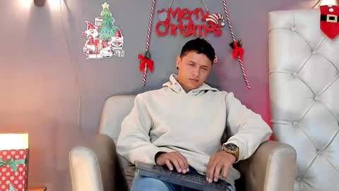 Snapshot of mitchellburns chatting on 12/15/24, 04:18 mitchell online show from 12/15/24, 04:18