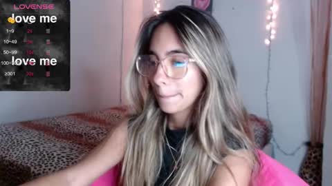 Snapshot of mitchwilson1 chatting on 10/24/25, 12:08 mitchwilson1 online show from 10/24/25, 12:08