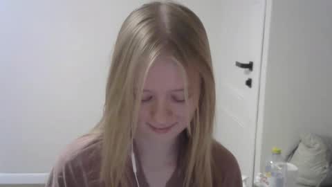 Amelia online show from 11/22/25, 11:53