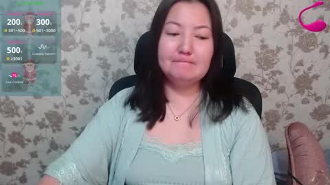 Snapshot of miya_asian_pinay555 chatting on 01/21/25, 02:33 Miya single mom online show from 01/21/25, 02:33