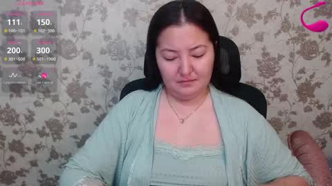 Snapshot of miya_asian_pinay555 chatting on 01/22/25, 02:26 Miya single mom online show from 01/22/25, 02:26