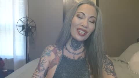 Snapshot of mizxtrix chatting on 12/27/24, 03:59 MizXtrix online show from 12/27/24, 03:59