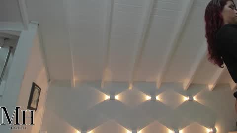 mizzhell_ online show from 10/20/25, 12:38