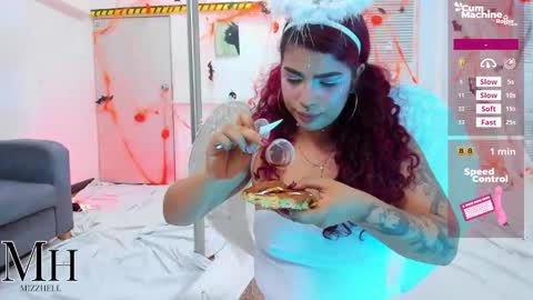 mizzhell_ online show from 10/31/25, 04:08