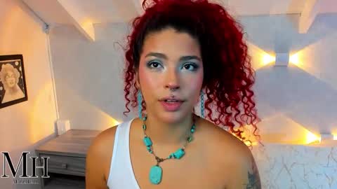 mizzhell_ online show from 11/10/25, 11:42