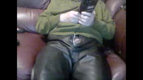Snapshot of ml1968 chatting on 10/10/25, 09:47 Leather Pants online show from 10/10/25, 09:47