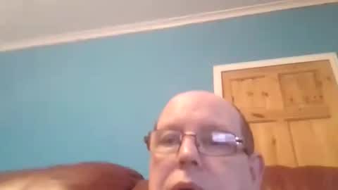 Snapshot of ml1968 chatting on 11/09/25, 04:05 Leather Pants online show from 11/09/25, 04:05