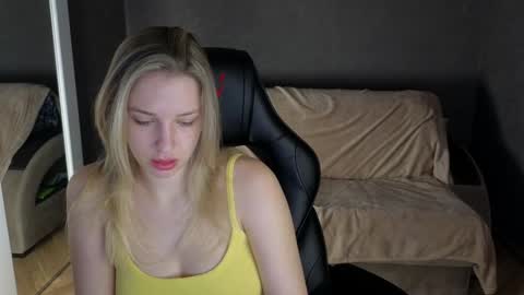 Lili online show from 12/02/24, 07:47