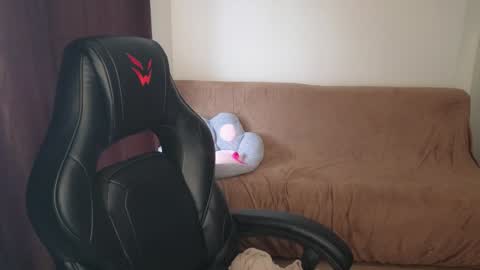 Lili online show from 12/13/24, 11:02