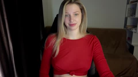 Lili online show from 12/25/24, 05:58