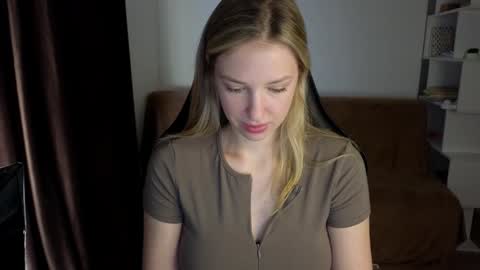 Lili online show from 12/30/24, 10:10