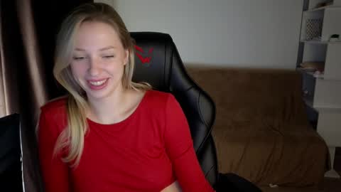 Lili online show from 12/31/24, 04:38