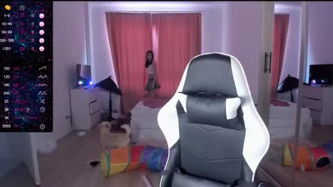 Lili online show from 02/25/25, 09:20