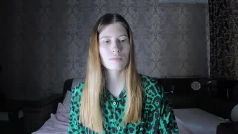 Lili online show from 10/08/25, 09:40