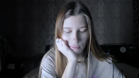 Lili online show from 10/26/25, 05:08