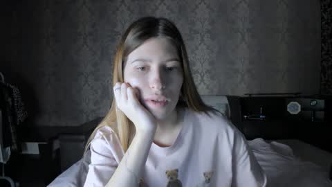 Lili online show from 11/14/25, 10:36