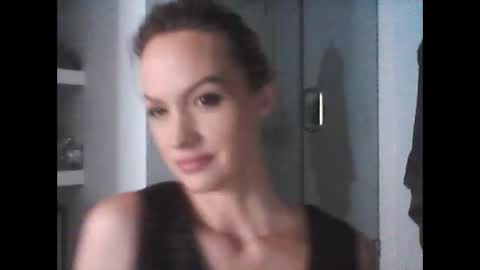 Snapshot of mmmmyesplease1 chatting on 12/21/24, 03:31 mmmmyesplease1 online show from 12/21/24, 03:31