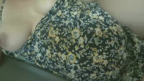 Snapshot of mmmmyesplease1 chatting on 10/09/25, 01:31 mmmmyesplease1 online show from 10/09/25, 01:31