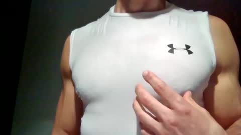 Snapshot of mmuscularman chatting on 01/27/25, 08:40 mmuscularman online show from 01/27/25, 08:40