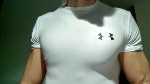 Snapshot of mmuscularman chatting on 02/11/25, 06:40 mmuscularman online show from 02/11/25, 06:40