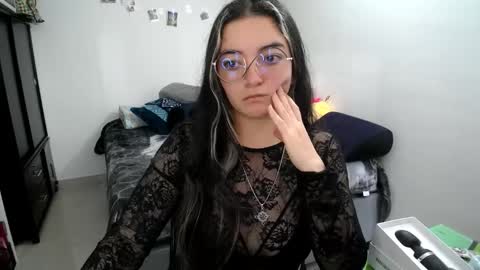 Snapshot of mocca_117 chatting on 09/15/25, 01:00 Sam online show from 09/15/25, 01:00