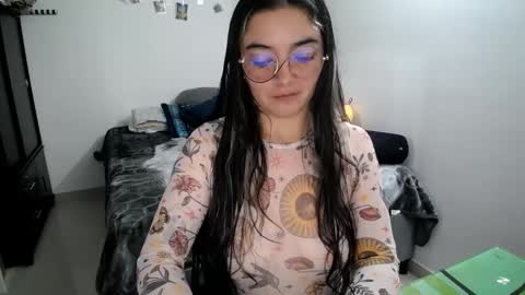 Snapshot of mocca_117 chatting on 09/30/25, 01:05 Sam online show from 09/30/25, 01:05