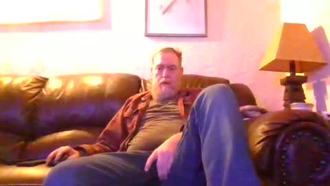 Snapshot of moeblick chatting on 12/02/24, 01:03 moeblick online show from 12/02/24, 01:03
