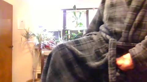 Snapshot of moeblick chatting on 12/04/24, 12:36 moeblick online show from 12/04/24, 12:36